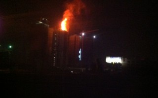 4个晚上打一字，4个晚上打一字是什么字